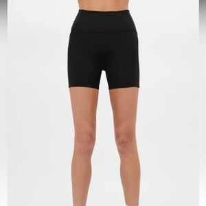Girlfriend Collective Black Bike Shorts with Compression Panels 8” Inseam Size S